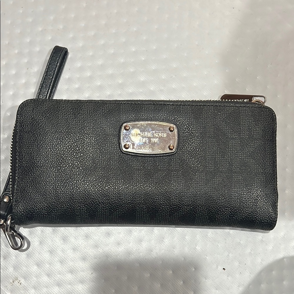 MICHAEL Michael Kors Black Wristlet